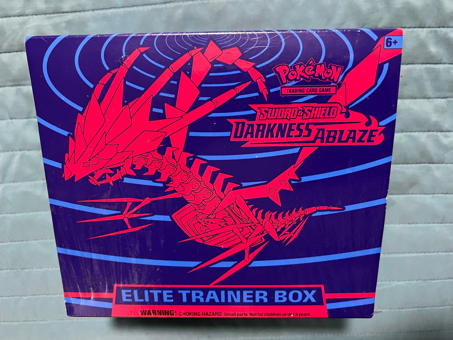 Darkness Ablaze Elite Trainer Box